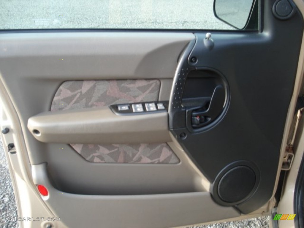 2003 Pontiac Aztek Standard Aztek Model Door Panel Photos