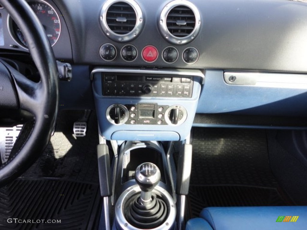 2000 Audi TT 1.8T Coupe Controls Photo #57741158