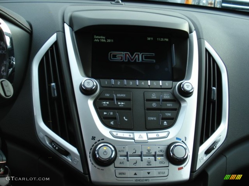 2012 GMC Terrain SLE AWD Controls Photo #57741428