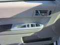 Oxford White - Mariner V6 4WD Photo No. 12