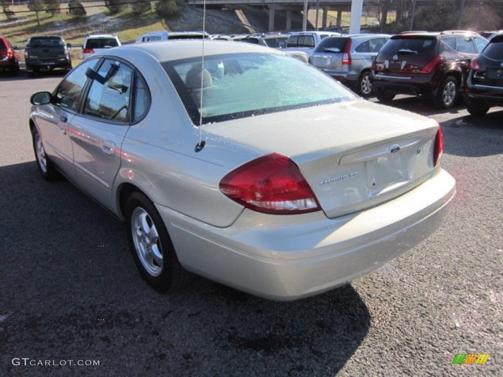 2004 Taurus SE Sedan - Gold Ash Metallic / Medium Parchment photo #4