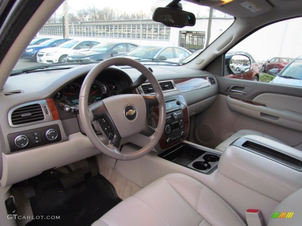 Light Titanium/Dark Titanium Interior 2007 Chevrolet Suburban 1500 LT 4x4 Photo #57745266