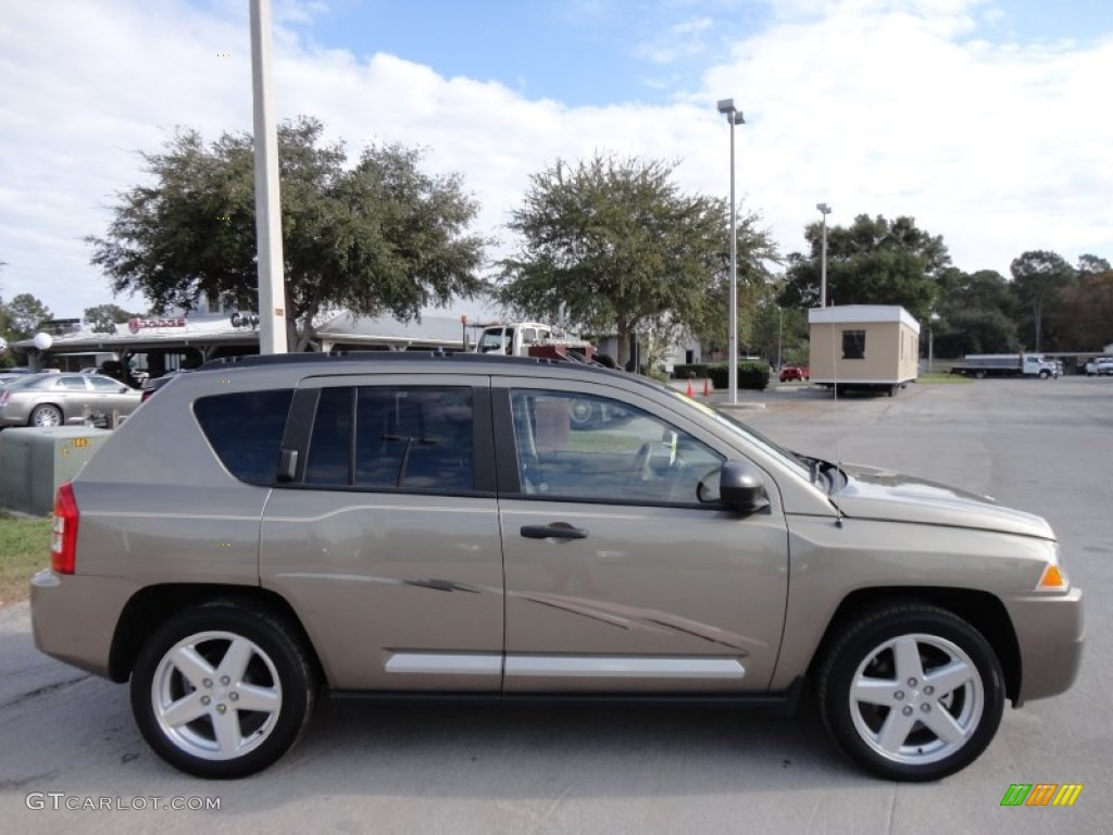 2007 Compass Limited - Light Khaki Metallic / Pastel Pebble Beige photo #11