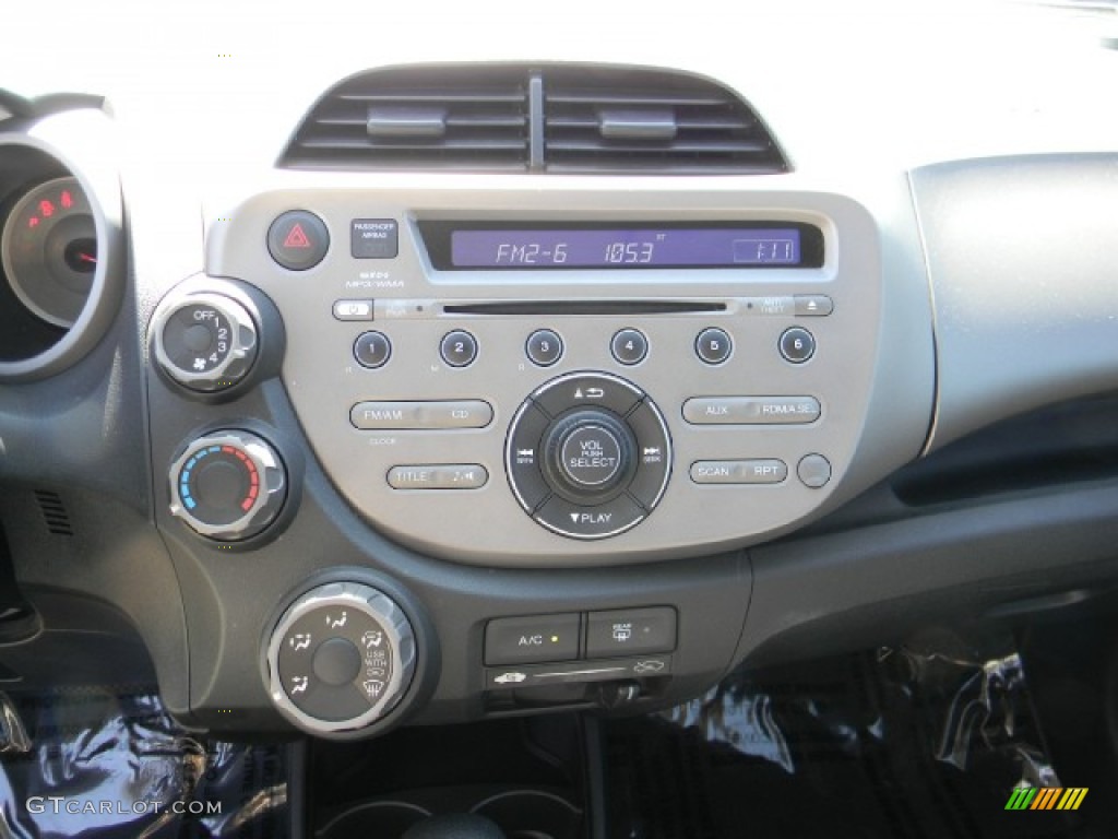 2010 Honda Fit Standard Fit Model Controls Photo #57750701