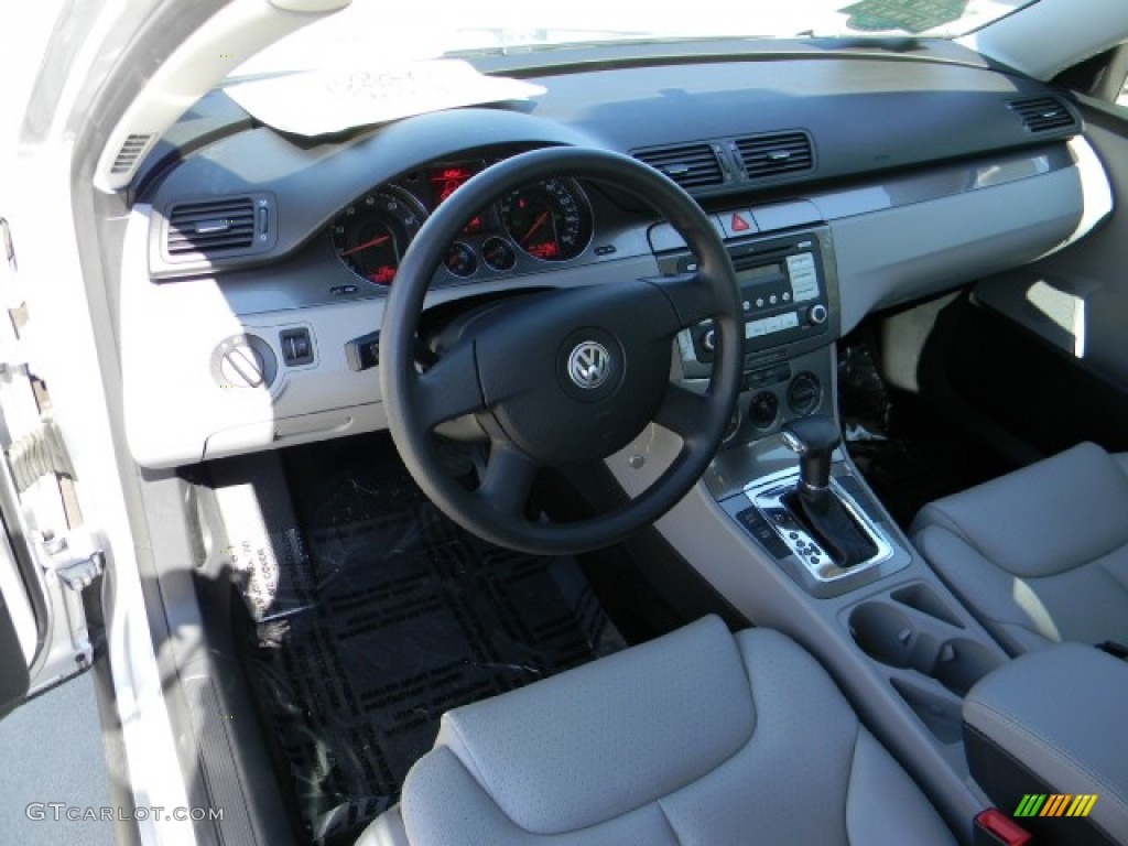 2008 Volkswagen Passat Turbo Sedan Classic Gray Dashboard Photo #57753983