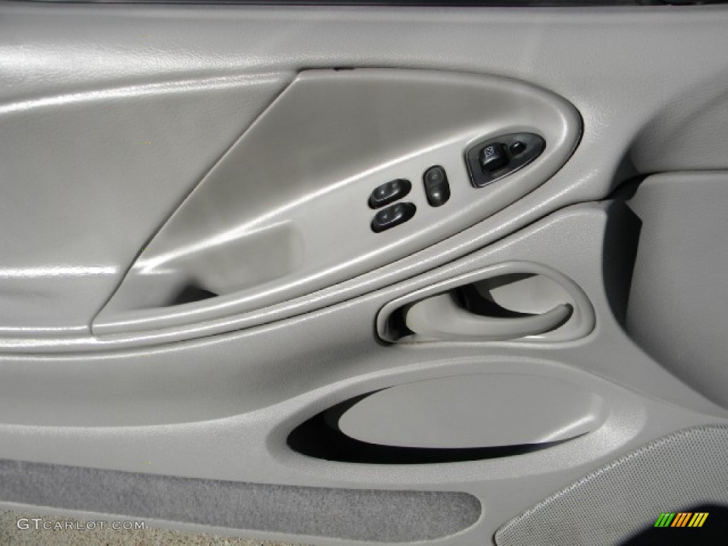 1999 Ford Mustang V6 Coupe Door Panel Photos