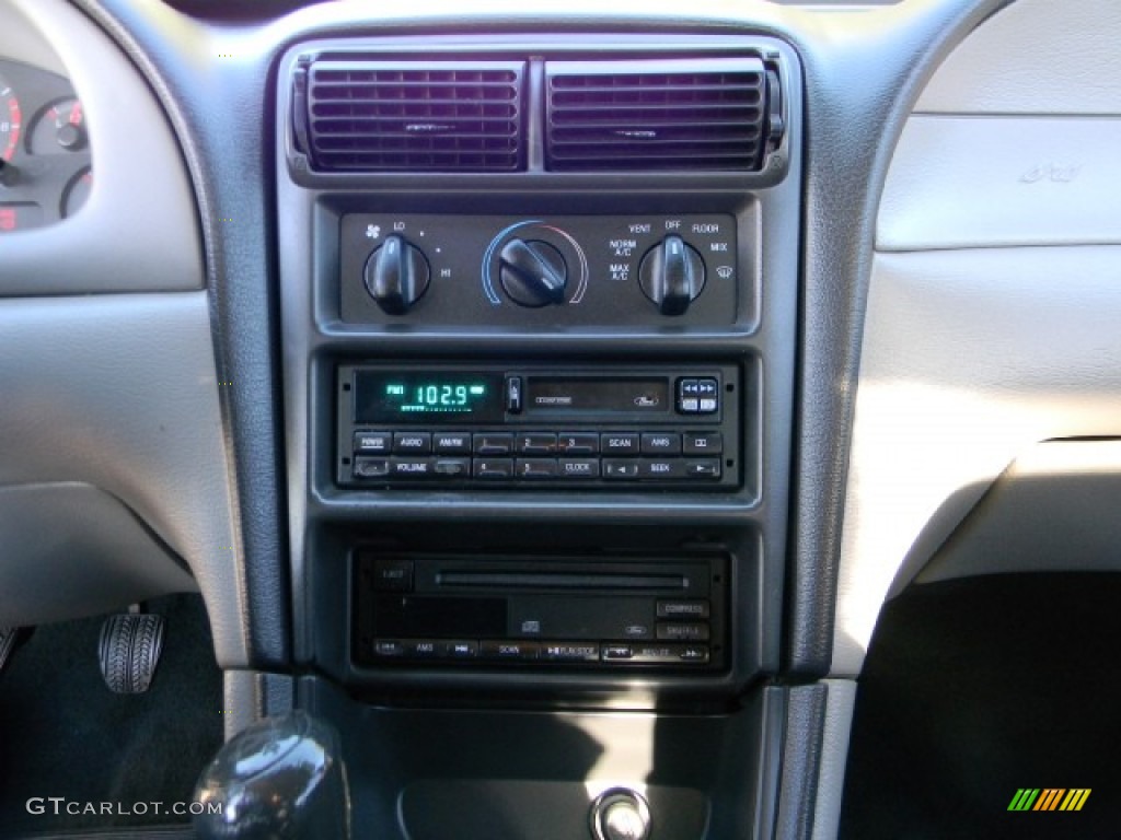 1999 Ford Mustang V6 Coupe Controls Photos