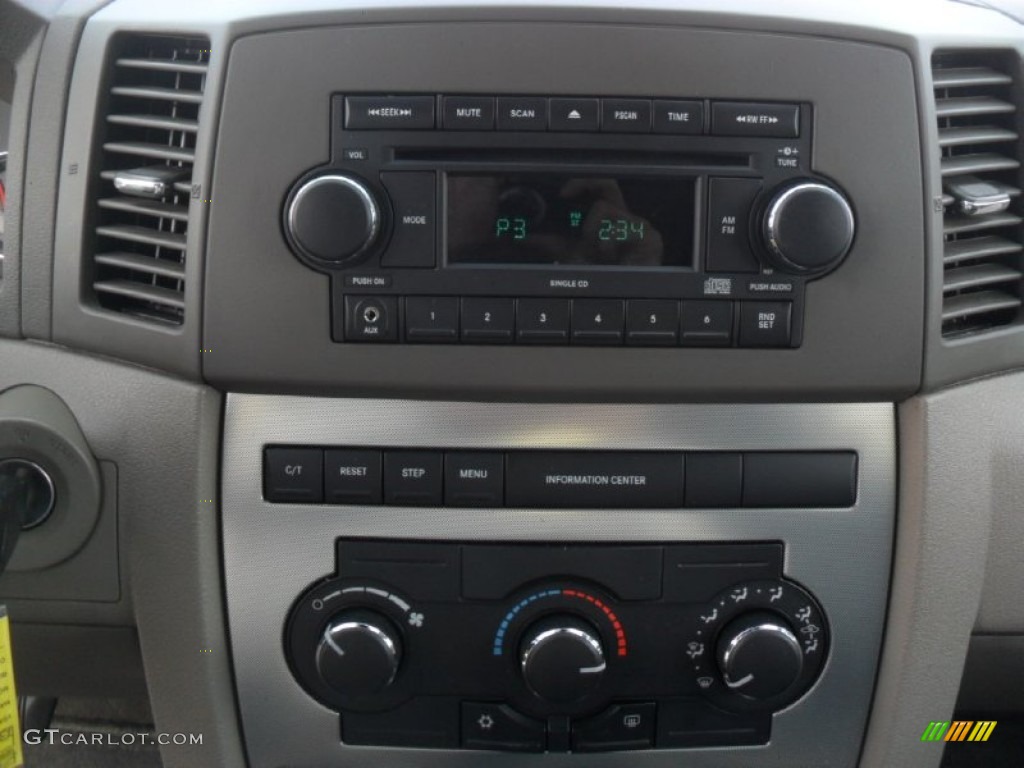 2007 Grand Cherokee Laredo - Stone White / Khaki photo #11