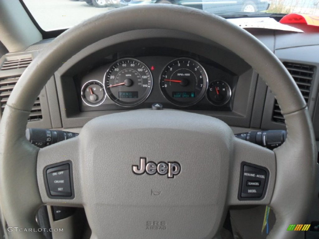 2007 Grand Cherokee Laredo - Stone White / Khaki photo #13