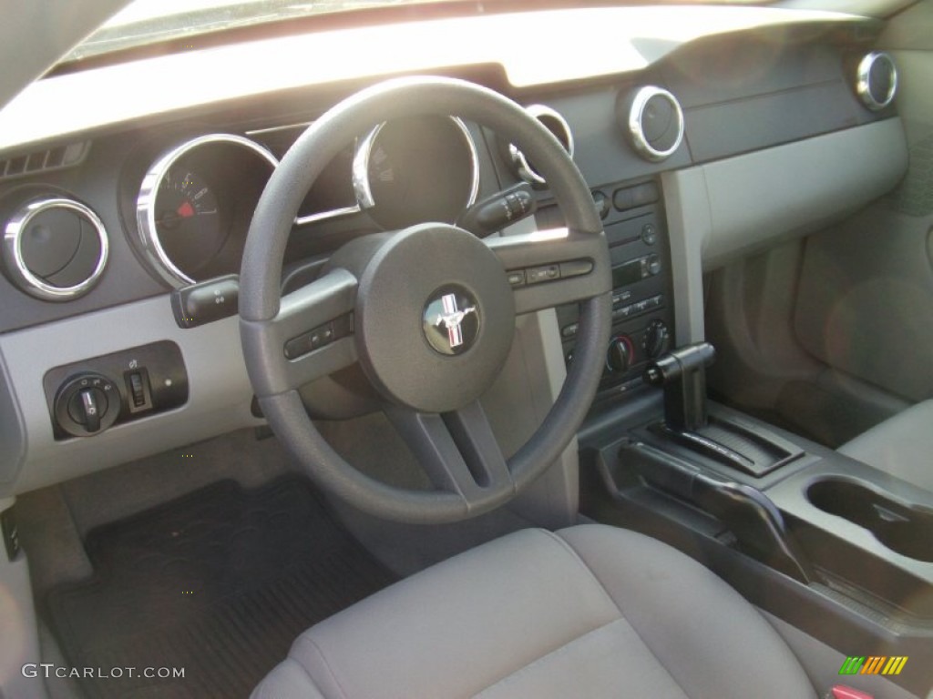 2006 Mustang V6 Premium Coupe - Windveil Blue Metallic / Dark Charcoal photo #6