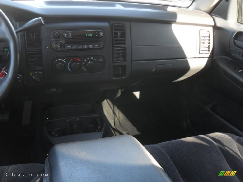 2002 Dakota SLT Quad Cab 4x4 - Flame Red / Dark Slate Gray photo #16