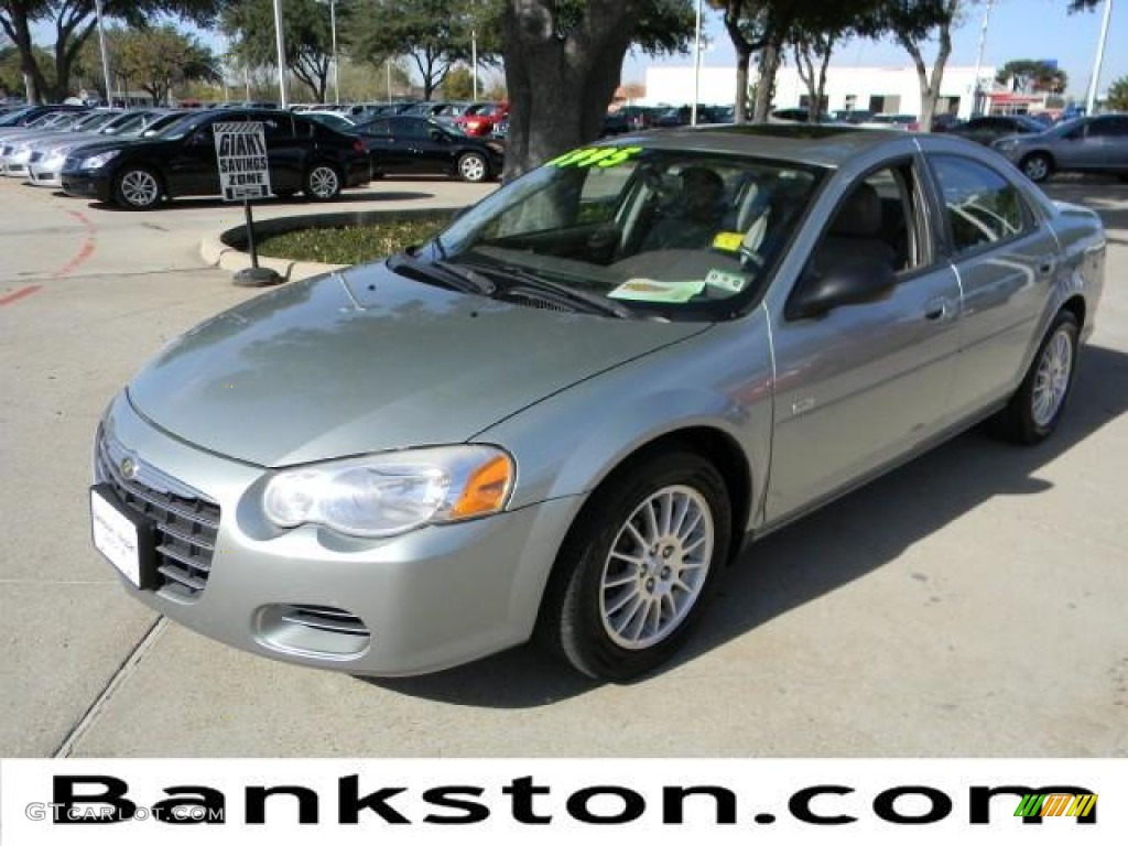 2005 Sebring Sedan - Silver Beige Metallic / Light Taupe photo #1