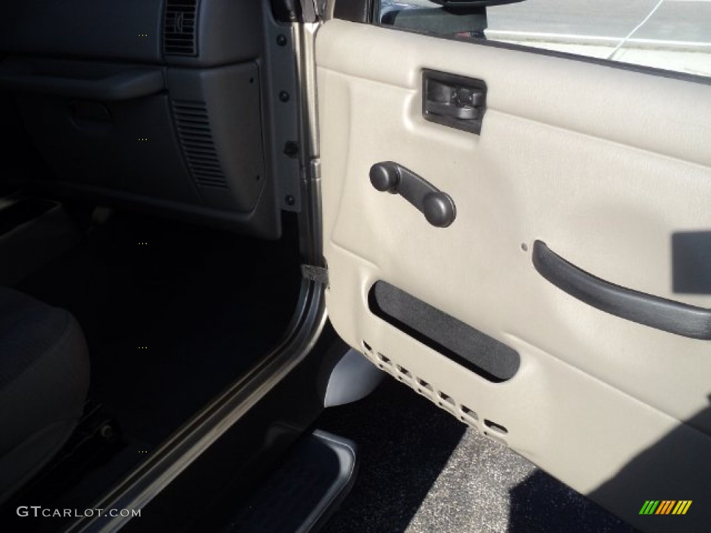 2004 Wrangler Sport 4x4 - Light Khaki Metallic / Khaki photo #12