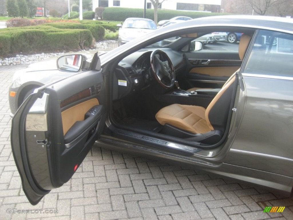 Natural Beige Interior 2010 Mercedes-Benz E 550 Coupe Photo #57769320