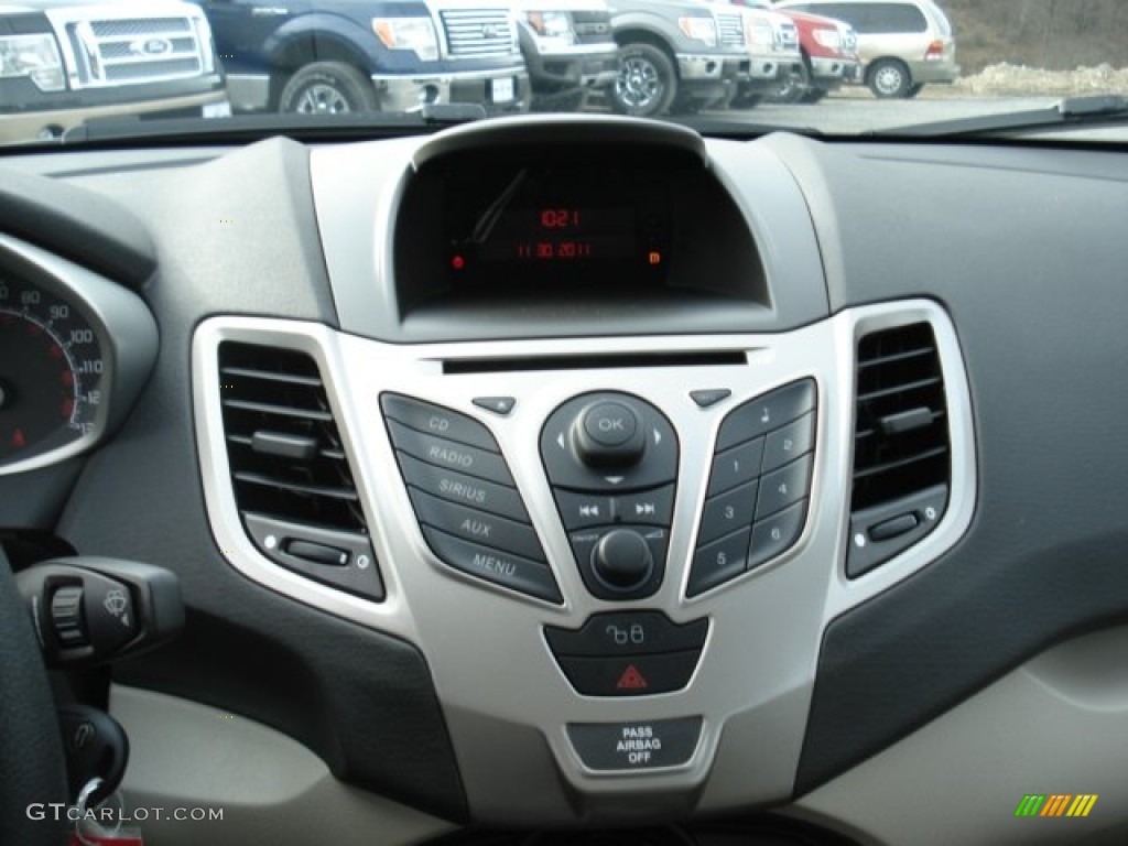 2012 Ford Fiesta SE Sedan Controls Photo #57774816