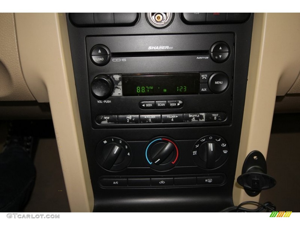 2005 Ford Mustang GT Premium Coupe Audio System Photo #57777756