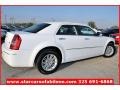 Bright White - 300 Touring Photo No. 6