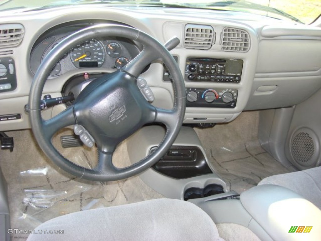 2000 Chevrolet Blazer LT Medium Gray Dashboard Photo #57780408