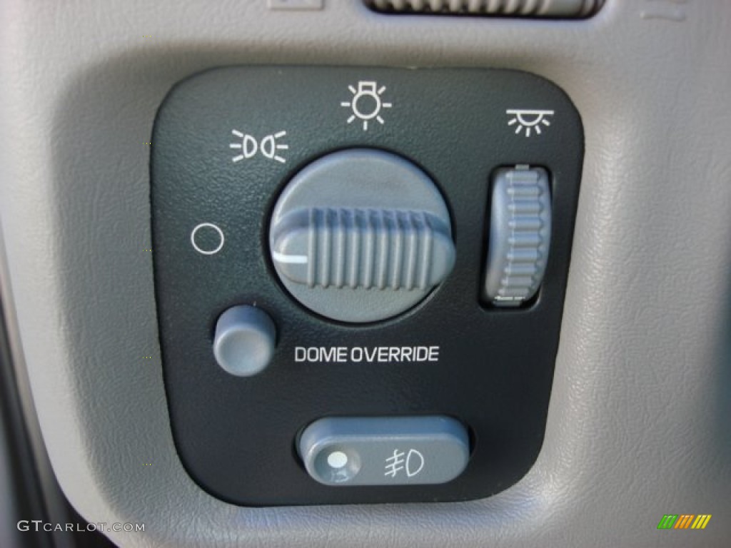 2000 Chevrolet Blazer LT Controls Photo #57780447