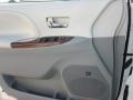 Super White - Sienna XLE Photo No. 17