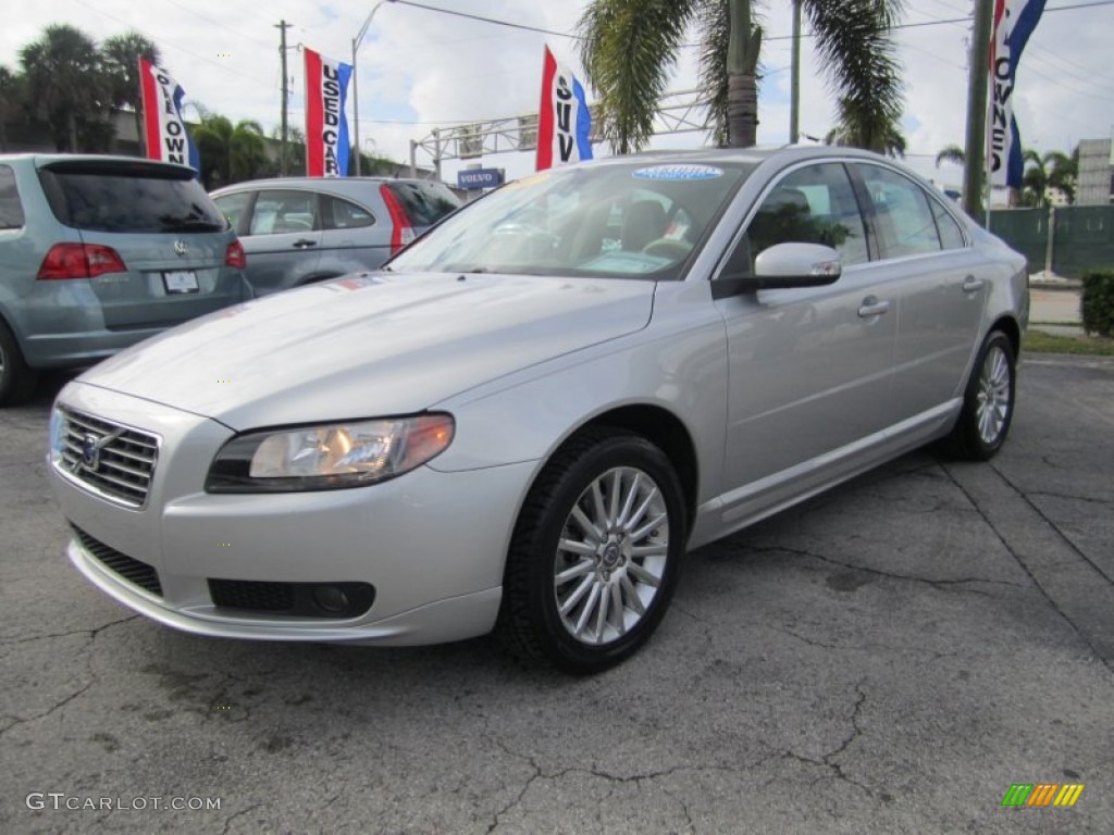 Shimmer Gold Metallic Volvo S80