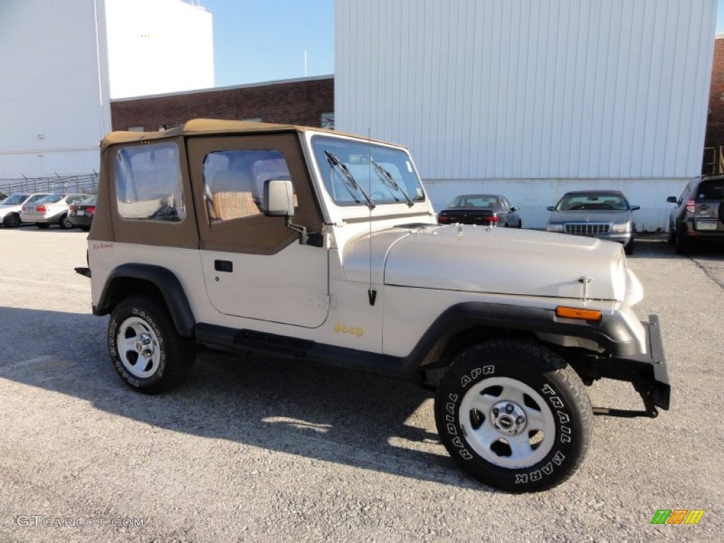1995 Wrangler Rio Grande 4x4 - Light Pearlstone Pearl / Spice Beige photo #6