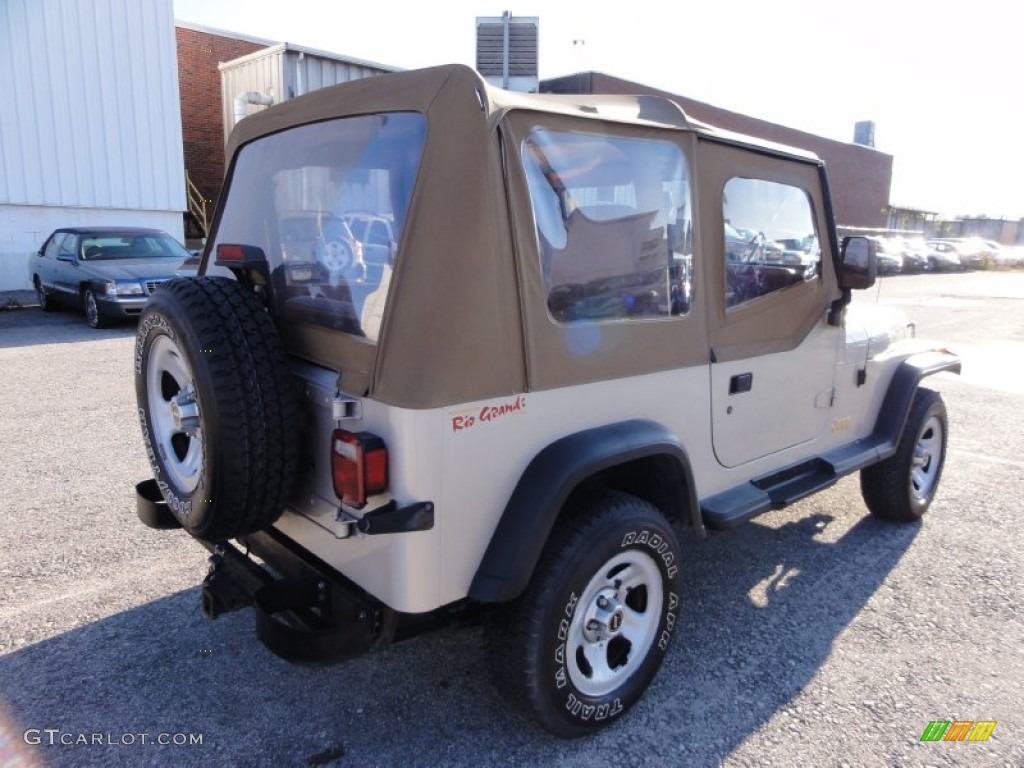 1995 Wrangler Rio Grande 4x4 - Light Pearlstone Pearl / Spice Beige photo #8