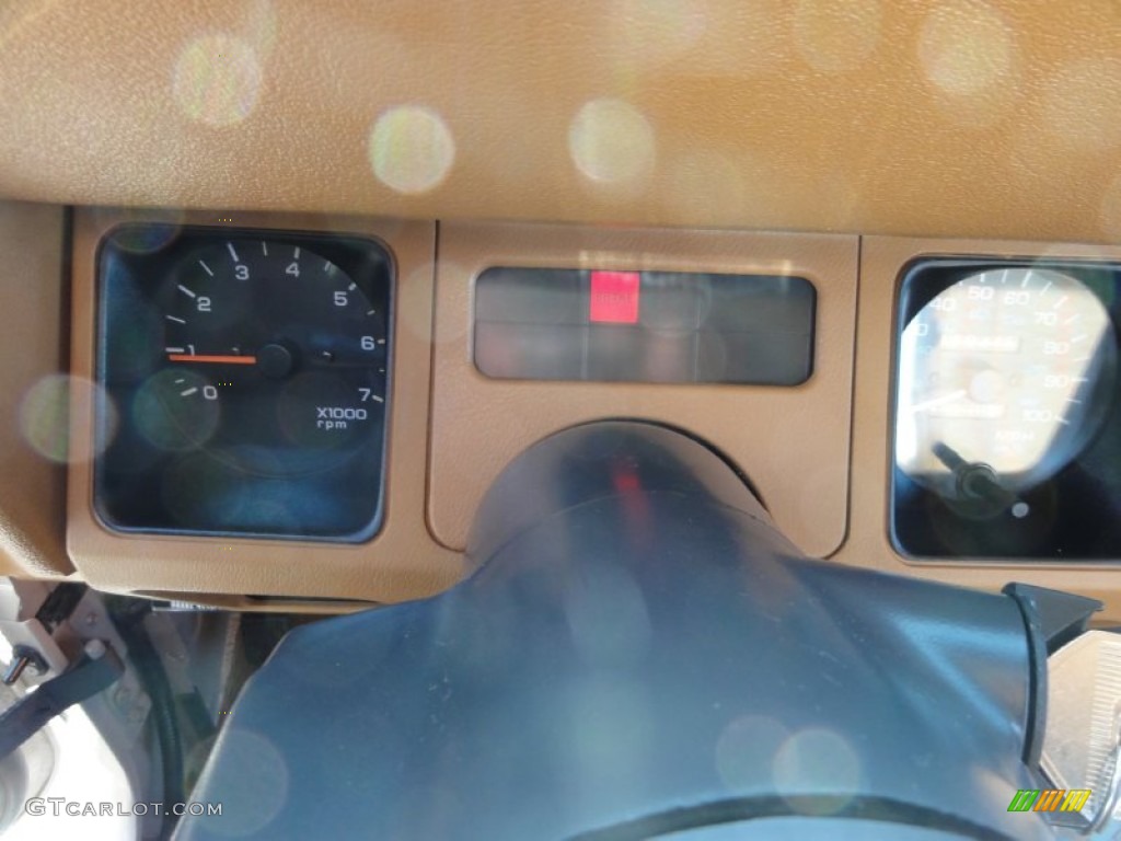 1995 Wrangler Rio Grande 4x4 - Light Pearlstone Pearl / Spice Beige photo #40