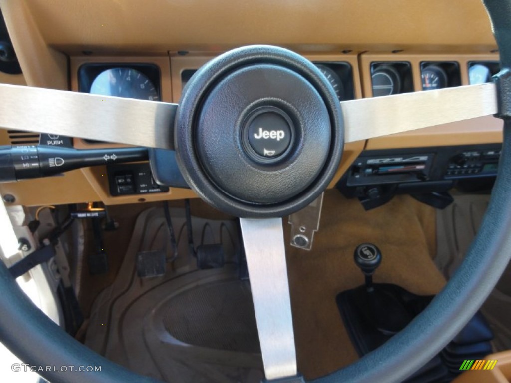 1995 Wrangler Rio Grande 4x4 - Light Pearlstone Pearl / Spice Beige photo #42