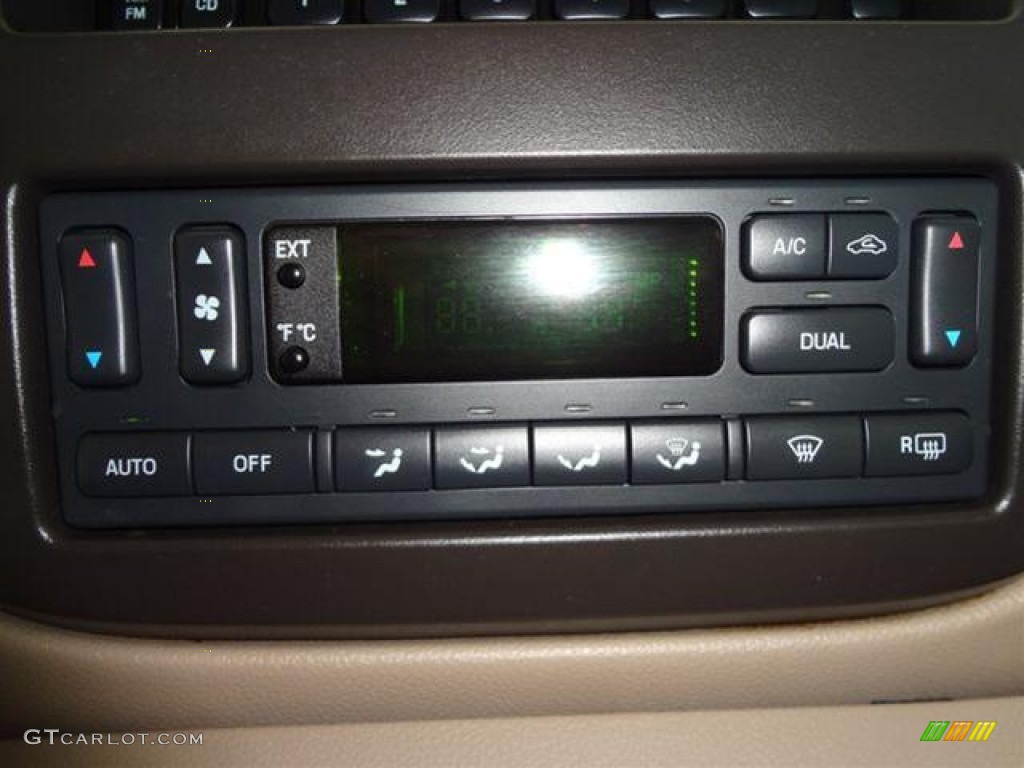 2003 Ford Expedition Eddie Bauer Controls Photo #57789003