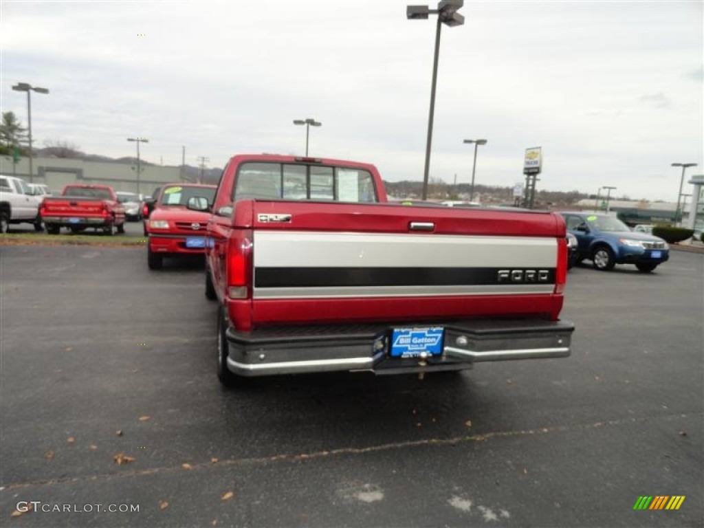 1995 F150 XLT Regular Cab - Electric Currant Red Pearl / Gray photo #3