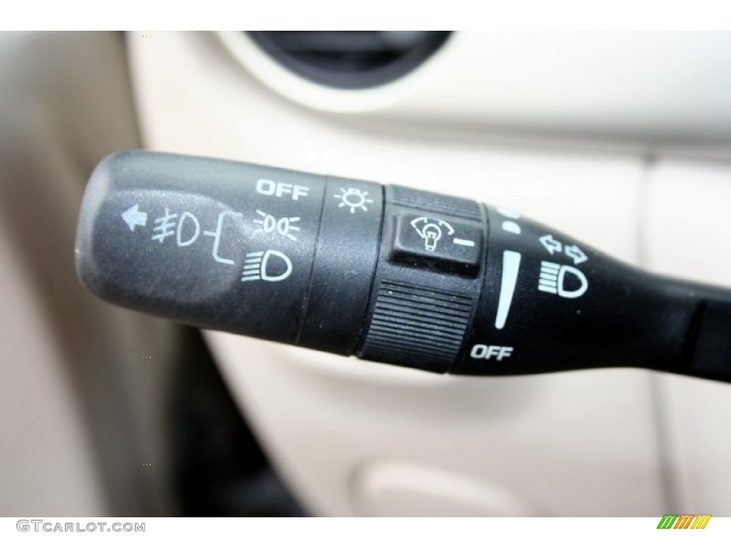 2005 Chrysler PT Cruiser Touring Turbo Convertible Controls Photo #57799118