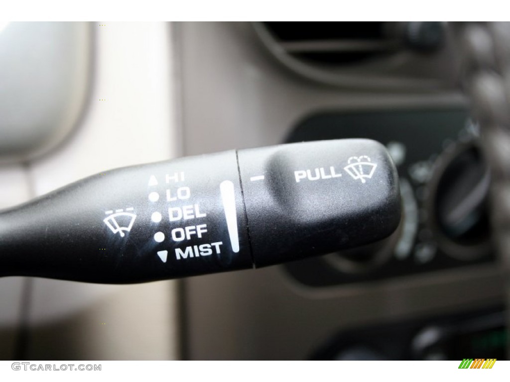 2005 Chrysler PT Cruiser Touring Turbo Convertible Controls Photo #57799127