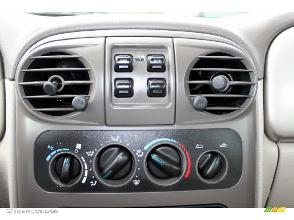 2005 Chrysler PT Cruiser Touring Turbo Convertible Controls Photo #57799157