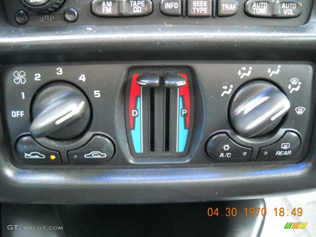 2001 Monte Carlo SS - Black / Ebony Black photo #27