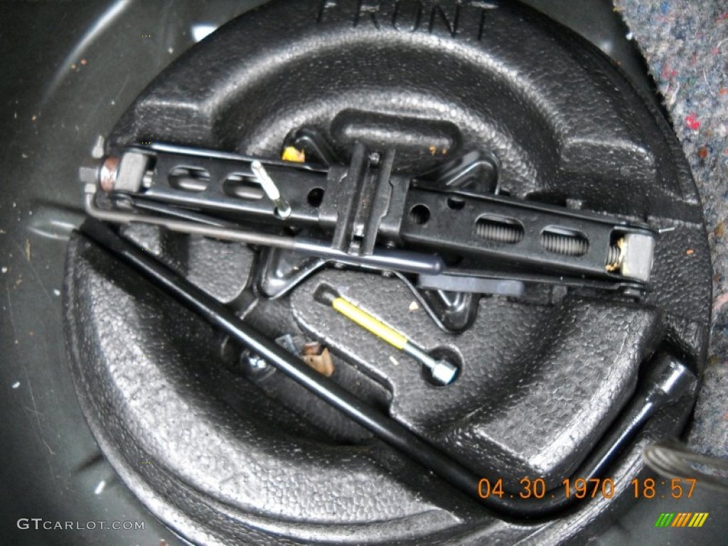2001 Chevrolet Monte Carlo SS Trunk Photo #57801839