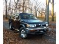 Super Black 1998 Nissan Pathfinder SE 4x4