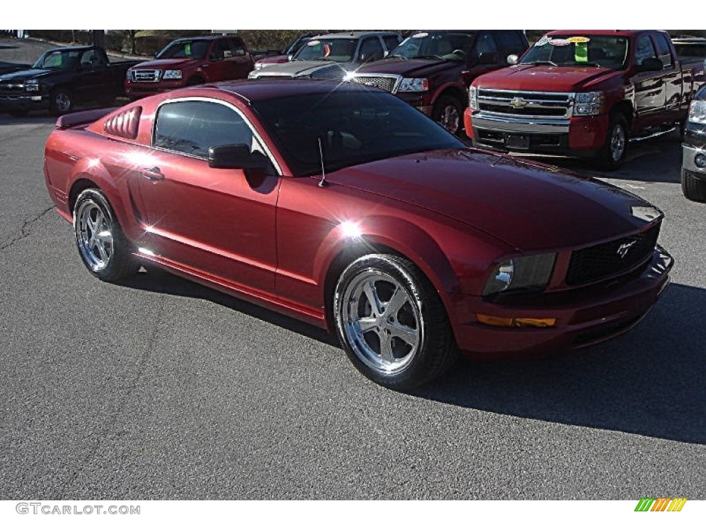 2006 Mustang V6 Deluxe Coupe - Redfire Metallic / Dark Charcoal photo #20