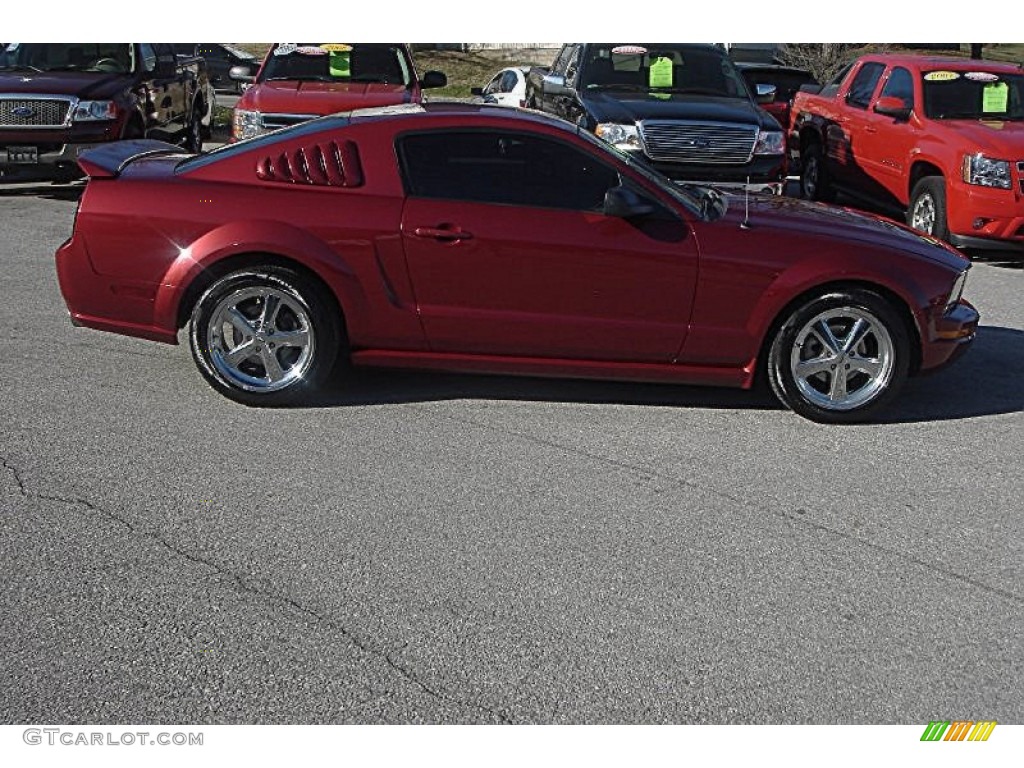 2006 Mustang V6 Deluxe Coupe - Redfire Metallic / Dark Charcoal photo #22