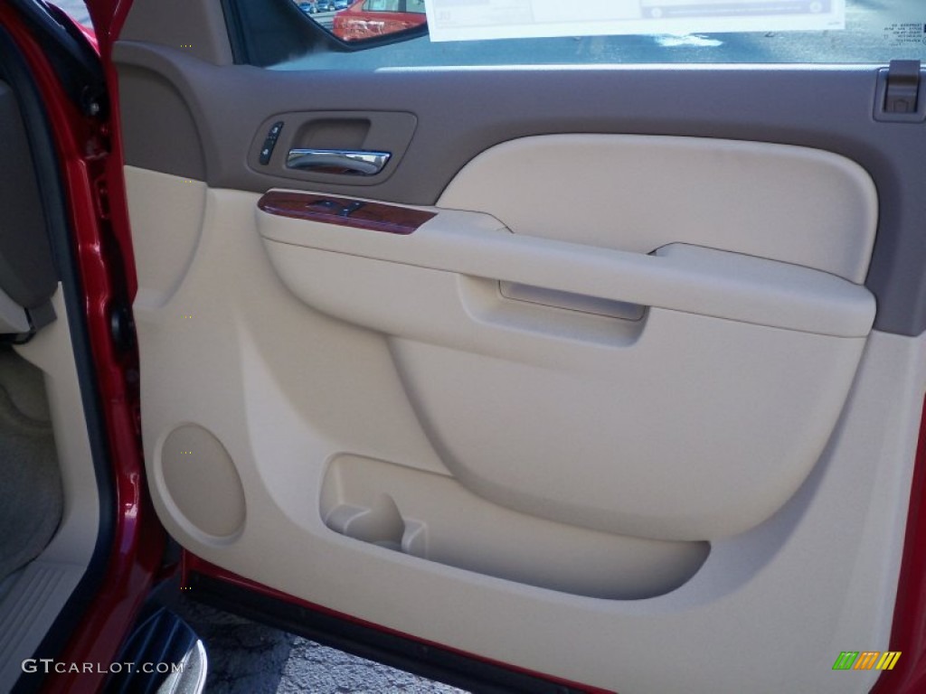 2012 Chevrolet Suburban 2500 LT Light Cashmere/Dark Cashmere Door Panel Photo #57813143