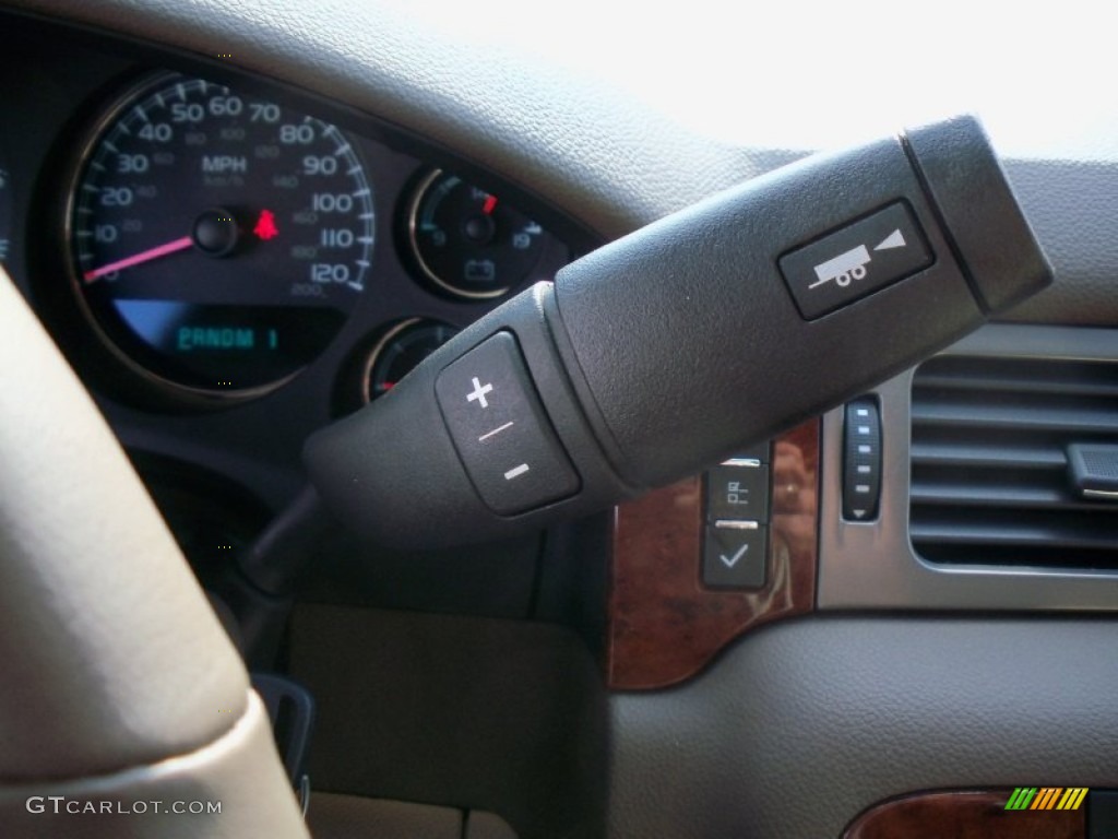 2012 Chevrolet Suburban 2500 LT Controls Photos