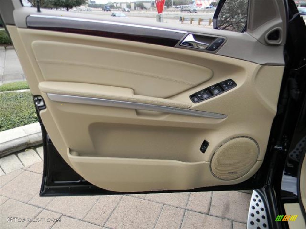 2010 Mercedes-Benz GL 350 BlueTEC 4Matic Cashmere Door Panel Photo #57814515