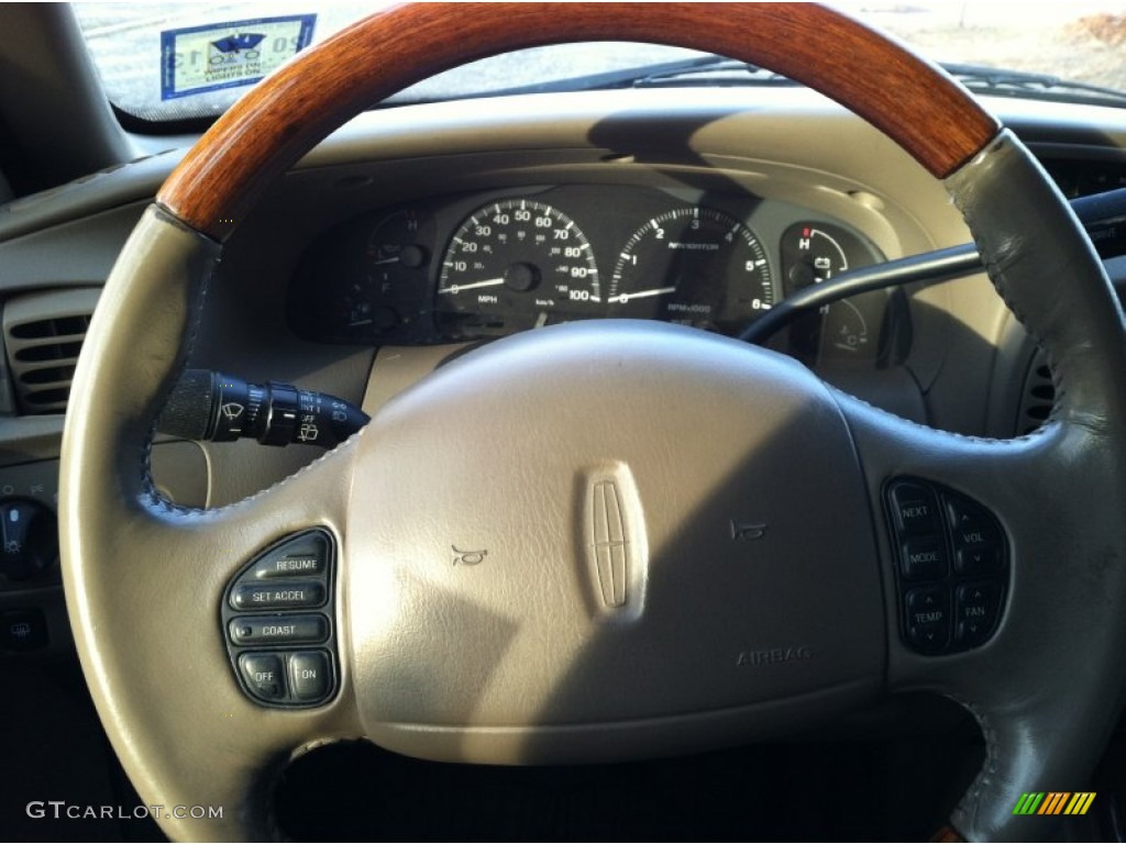 2000 Navigator 4x4 - Laser Red Tinted Metallic / Medium Parchment photo #27