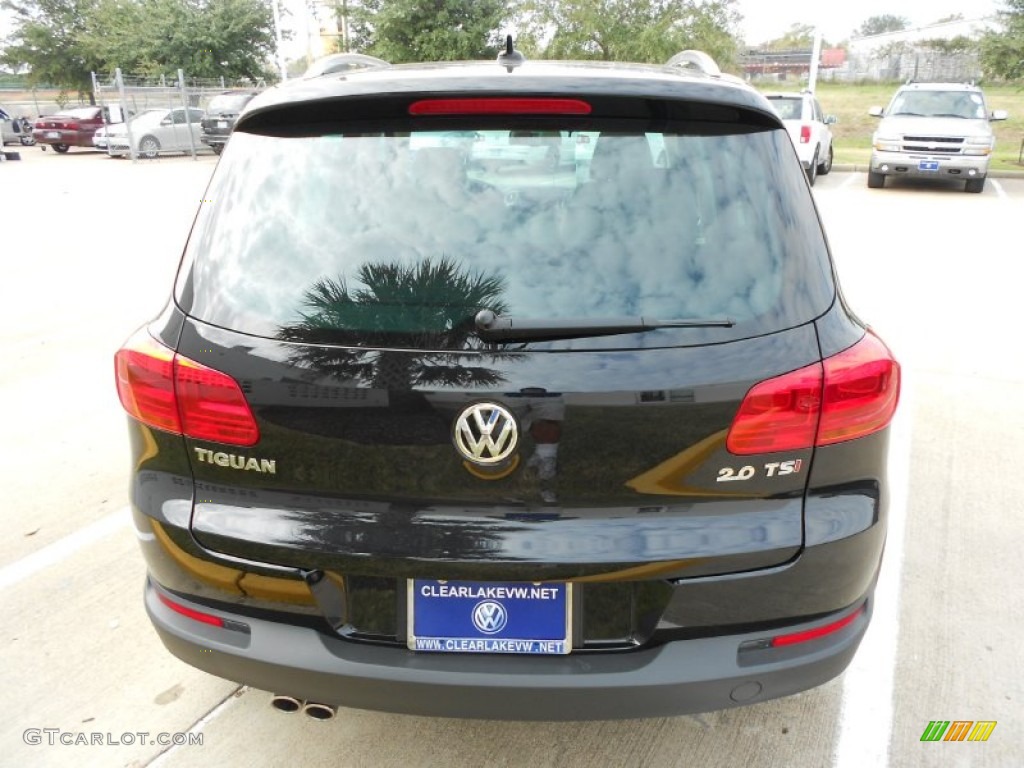2012 Tiguan SEL - Deep Black Metallic / Beige photo #6