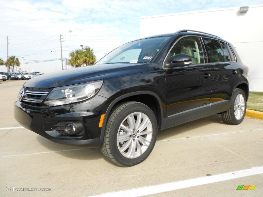 2012 Tiguan SE - Deep Black Metallic / Beige photo #3
