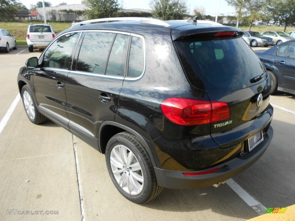 2012 Tiguan SE - Deep Black Metallic / Beige photo #5