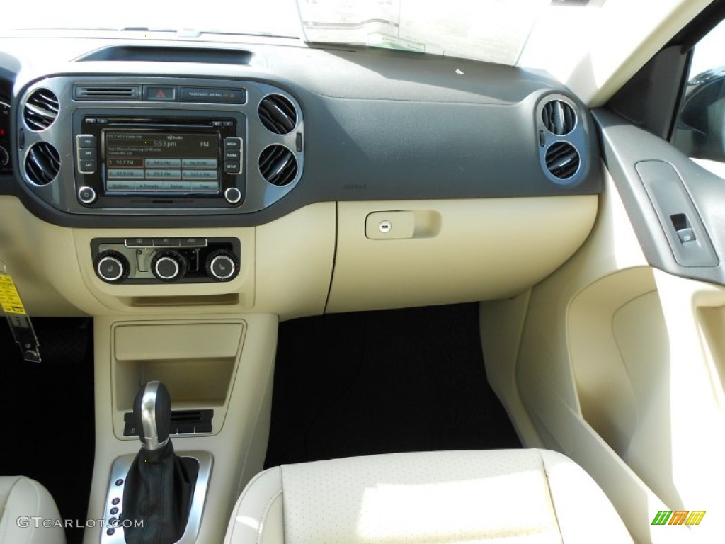 2012 Tiguan SE - Deep Black Metallic / Beige photo #15