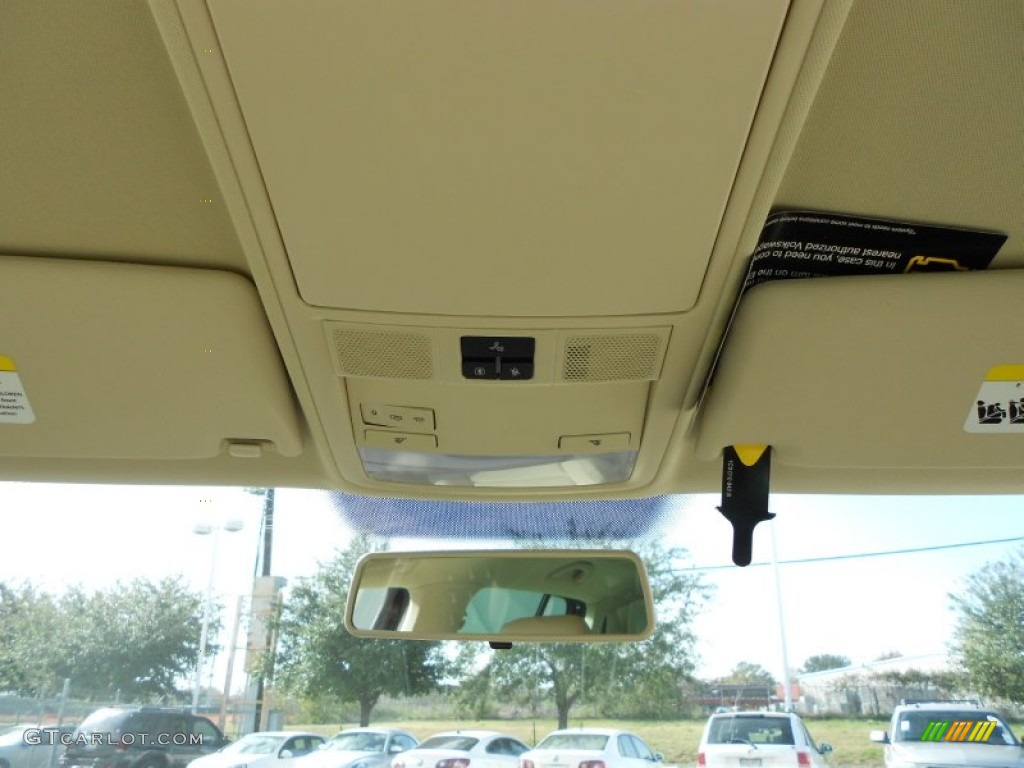 2012 Tiguan SE - Deep Black Metallic / Beige photo #19