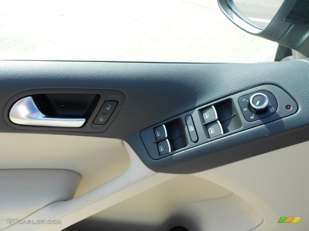 2012 Tiguan SE - Deep Black Metallic / Beige photo #21