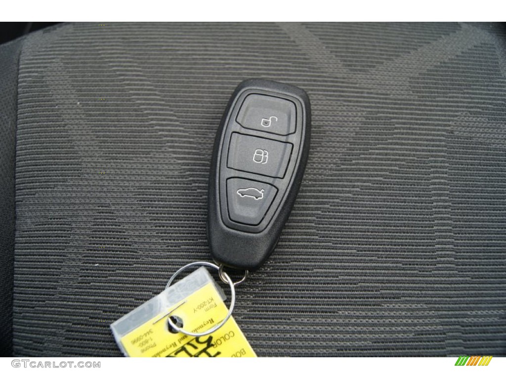 2012 Fiesta SES Hatchback - Ingot Silver Metallic / Charcoal Black photo #35